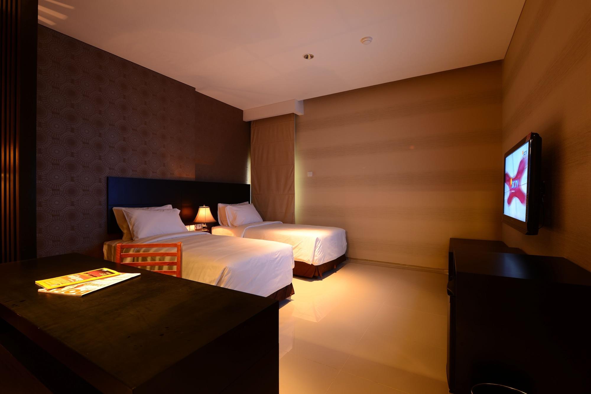 Emilia Hotel By Amazing - Palembang Exterior foto