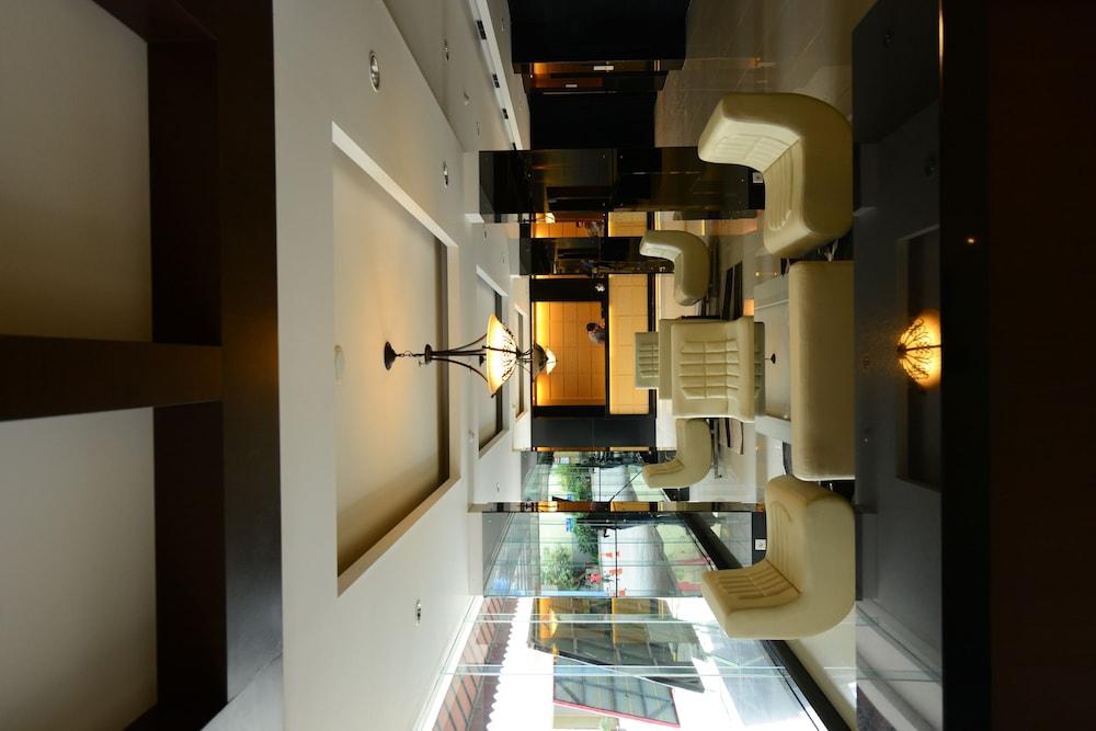 Emilia Hotel By Amazing - Palembang Exterior foto