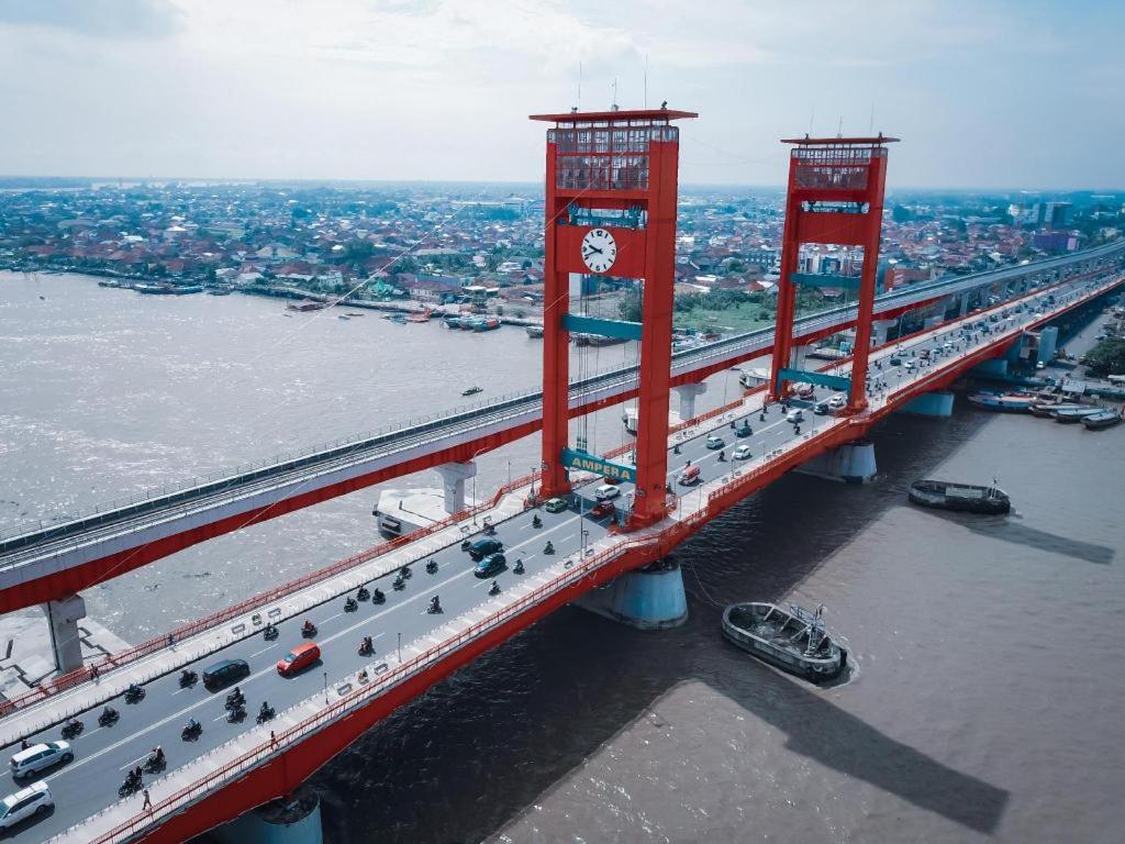 Emilia Hotel By Amazing - Palembang Exterior foto