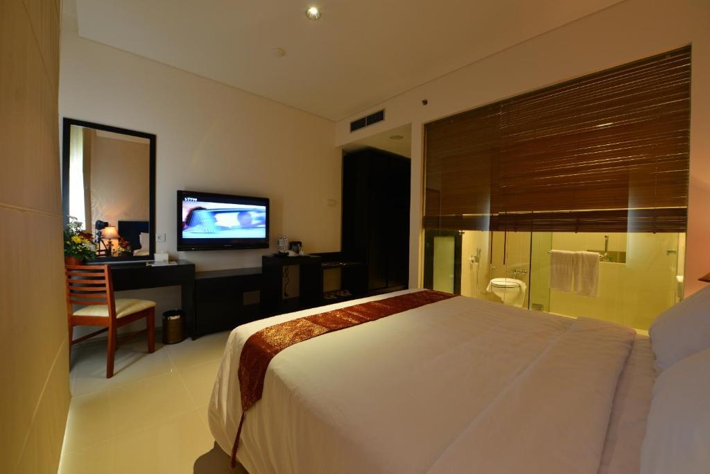 Emilia Hotel By Amazing - Palembang Zimmer foto