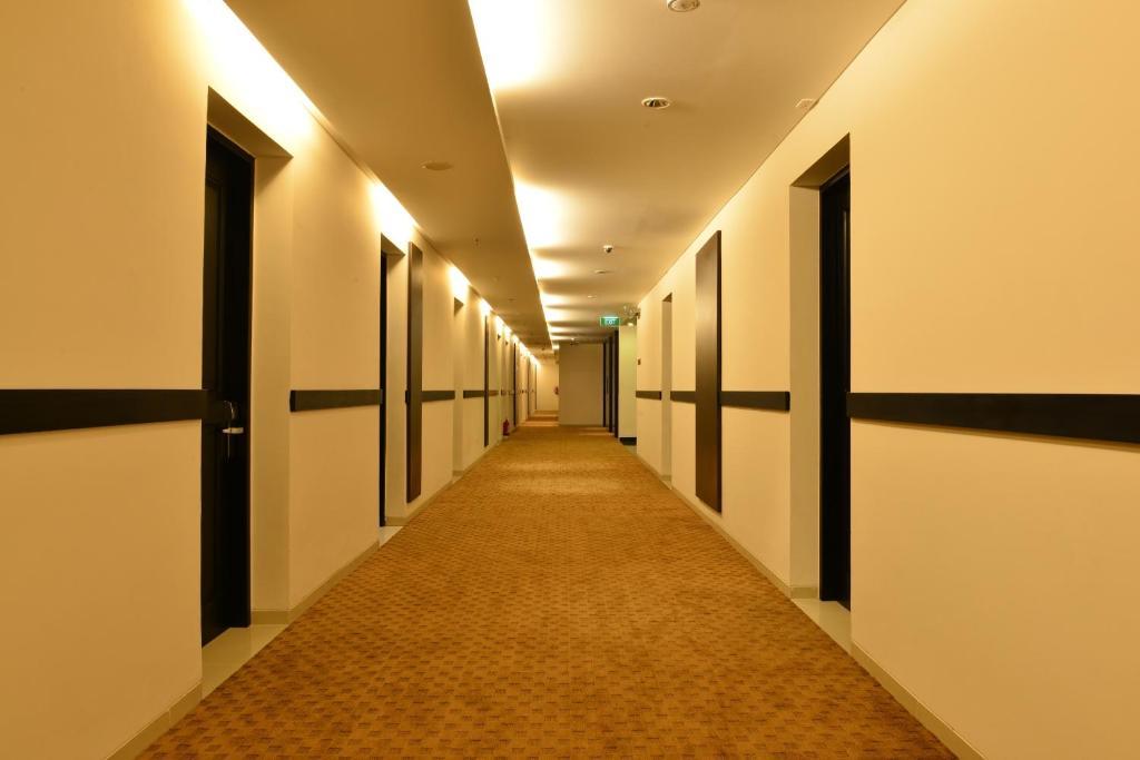Emilia Hotel By Amazing - Palembang Exterior foto
