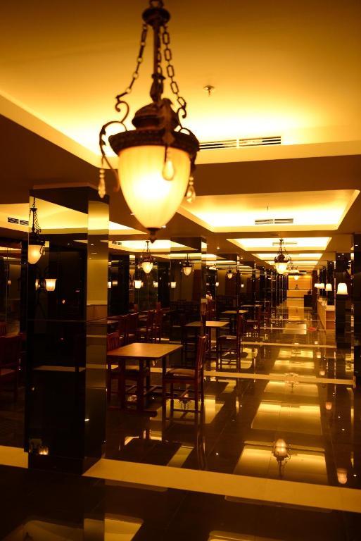 Emilia Hotel By Amazing - Palembang Exterior foto